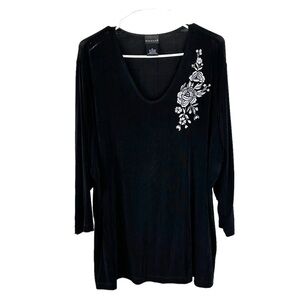 CitiKnits Black and White Floral Embroidered Slinky Top Size 2X